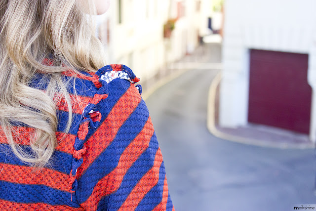 Navy and rouge outfit