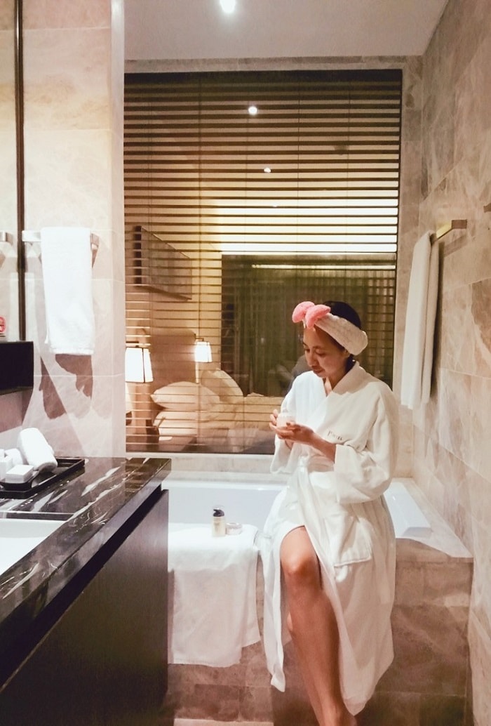 10 Reasons Why I love Warm Bubble Bath and you should too! For Urban