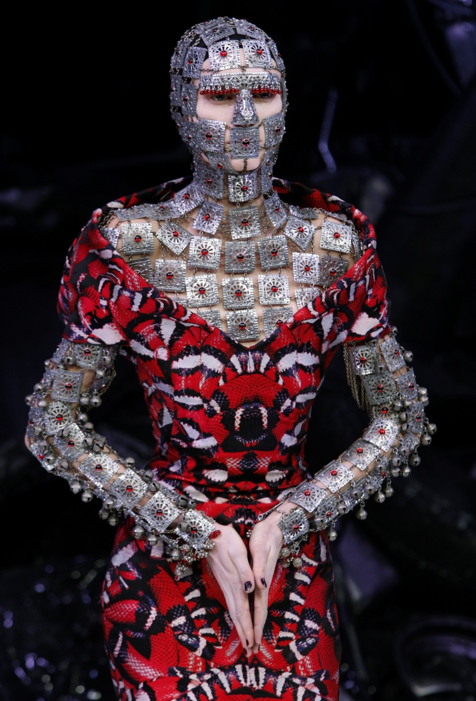 Alexander Mcqueen Avant Garde vlr.eng.br