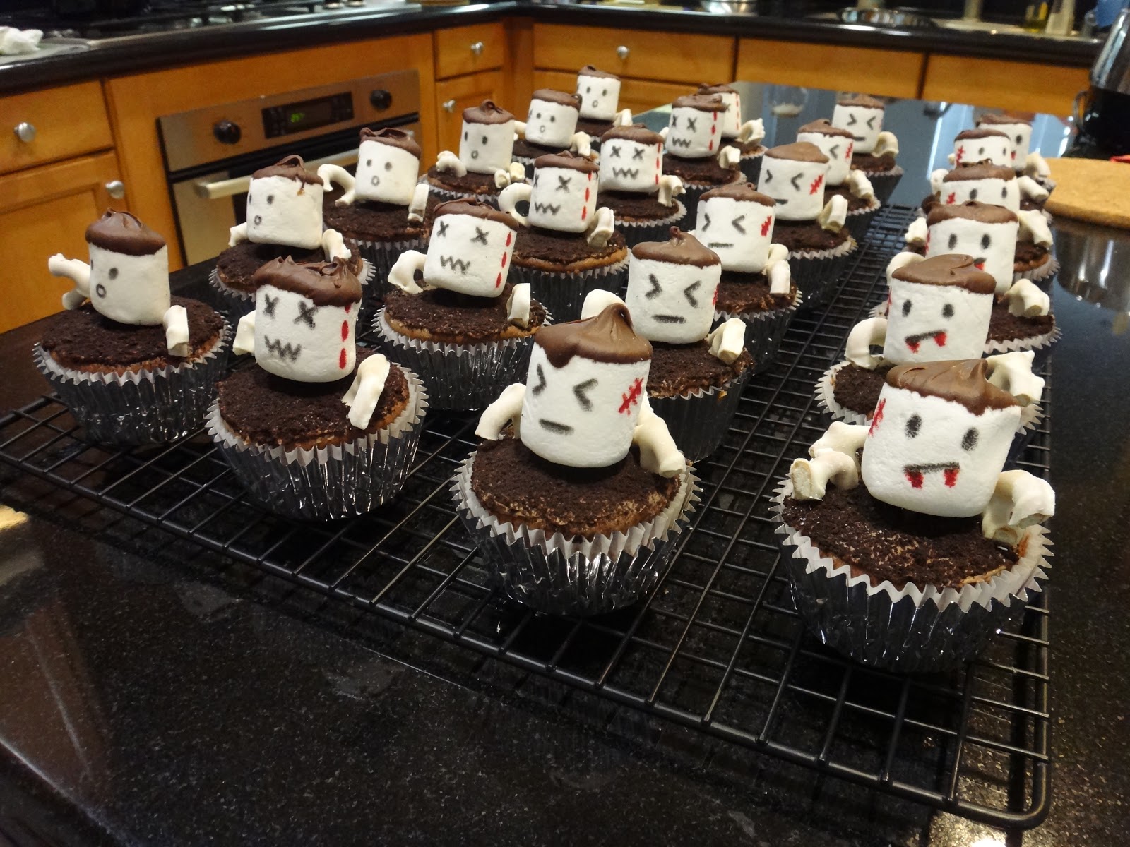 Falling in love with baking: Halloween cupcakes