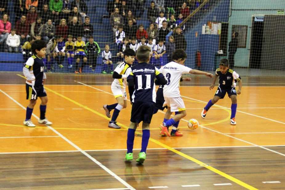 Prefeitura de Assis - ESPORTE EM MOVIMENTO: Cerimônia de Abertura da 34ª  Copa Assis de Futsal Infantil emociona público