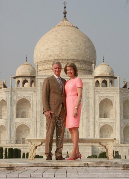 King Philippe and Queen Mathilde visited Taj Mahal in New Delhi. Queen Mathilde wore Natan Dress and natan shoes