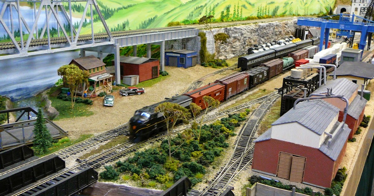 Woodstock Model Railroad: Train to Tuck and Back