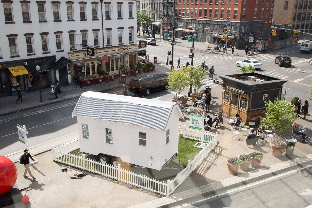 NYC Tiny House Built in 72 Hours [ TINY HOUSE TOWN ]