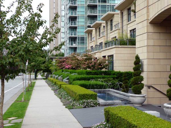of commercial landscaping
