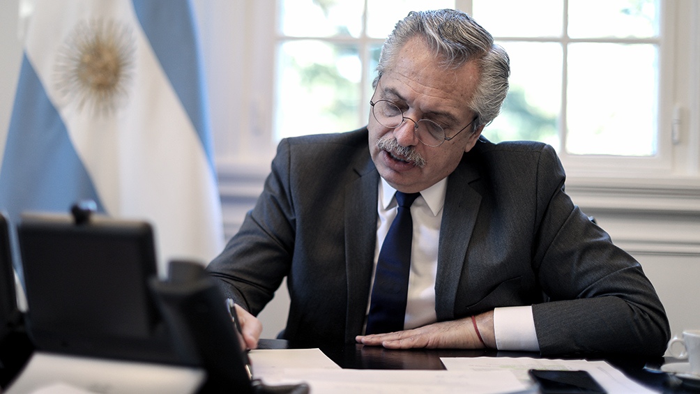 Fernández: No hay que bajar los brazos ni dejarse llevar por las voces que siempre aparecen Fernández: No hay que bajar los brazos ni dejarse llevar por las voces que siempre aparecen