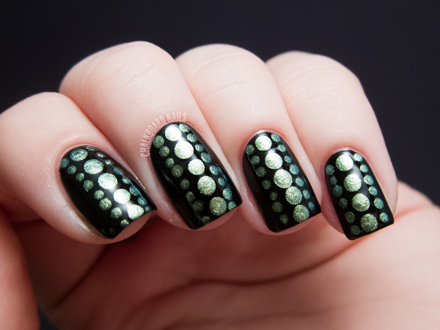 5. Metallic Lines and Dots Nail Design - wide 10