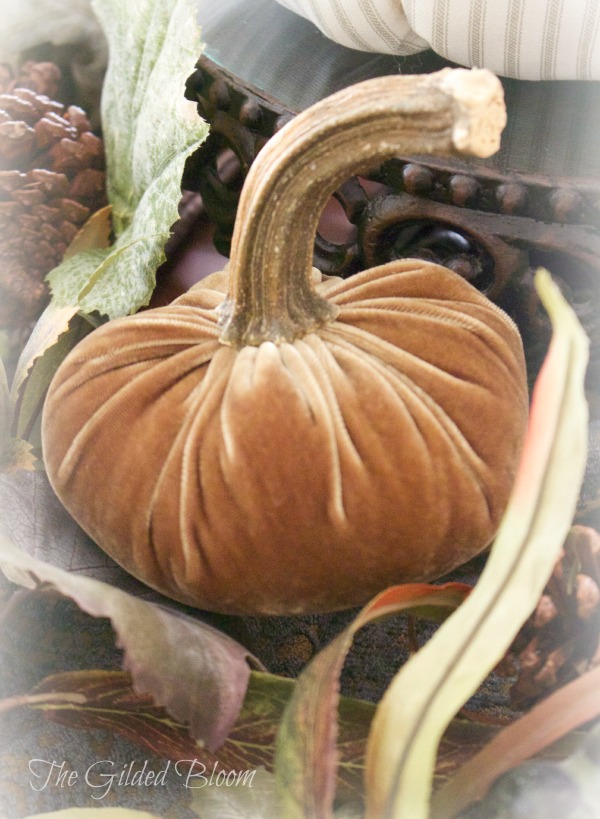 A Festive Fall Pumpkin Table-Set an autumn table with pumpkins!  www.gildedbloom.com  #tablesetting