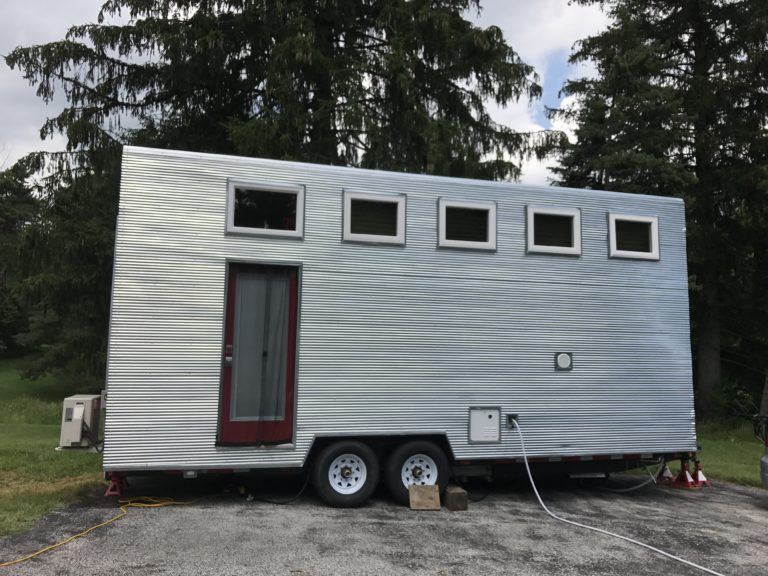 TINY HOUSE TOWN Beachwood Tiny House (266 Sq Ft)