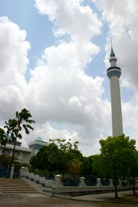 Menara Masjid Al Akbar