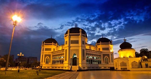SevenStars Tour&Travel: 5 Tempat Wisata di Sumatera Utara
