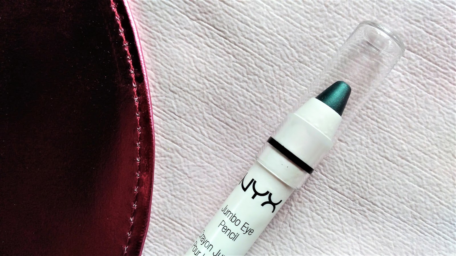 Beauty Beyond NYX COSMETICS JUMBO EYE PENCIL IN SPARKLE GREEN beauty-beyond-nyx-cosmetics-jumbo-eye-pencil-in-sparkle-green