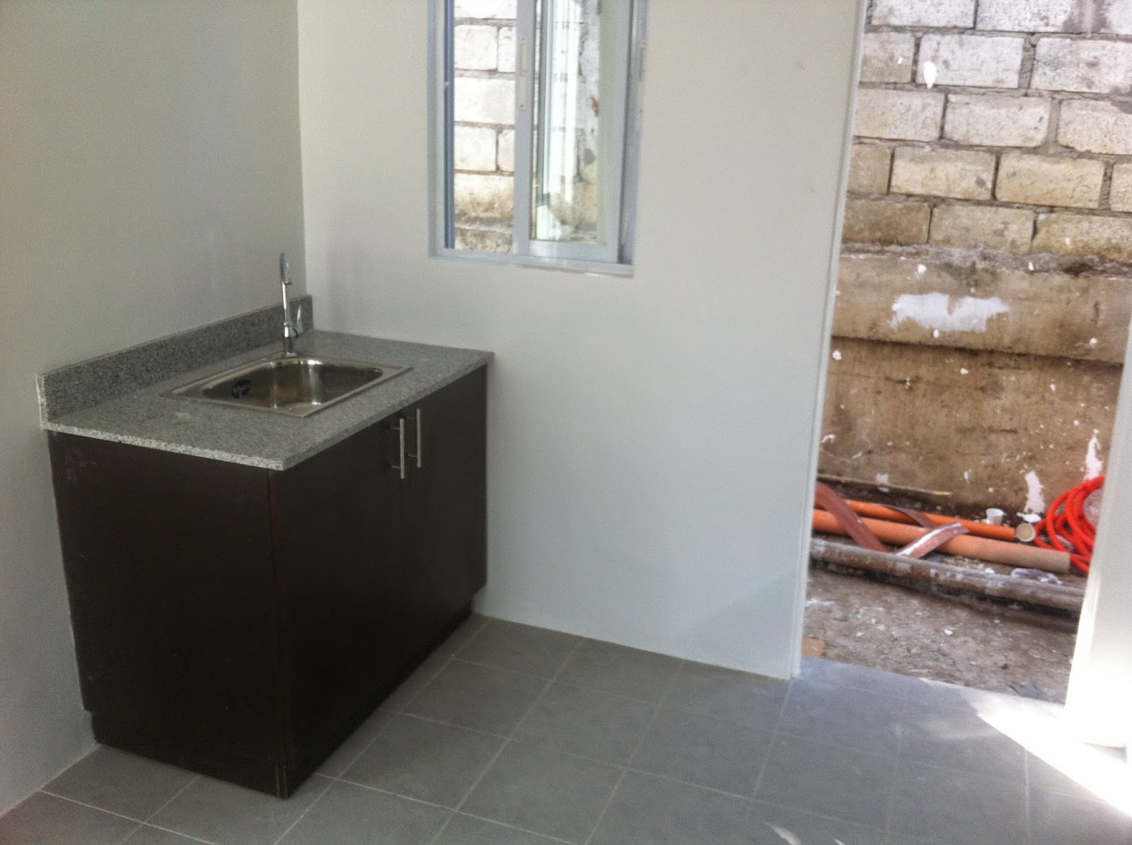 Rent To Own House and Lot Rent to Own House and Lot in Muntinlupa NEAR