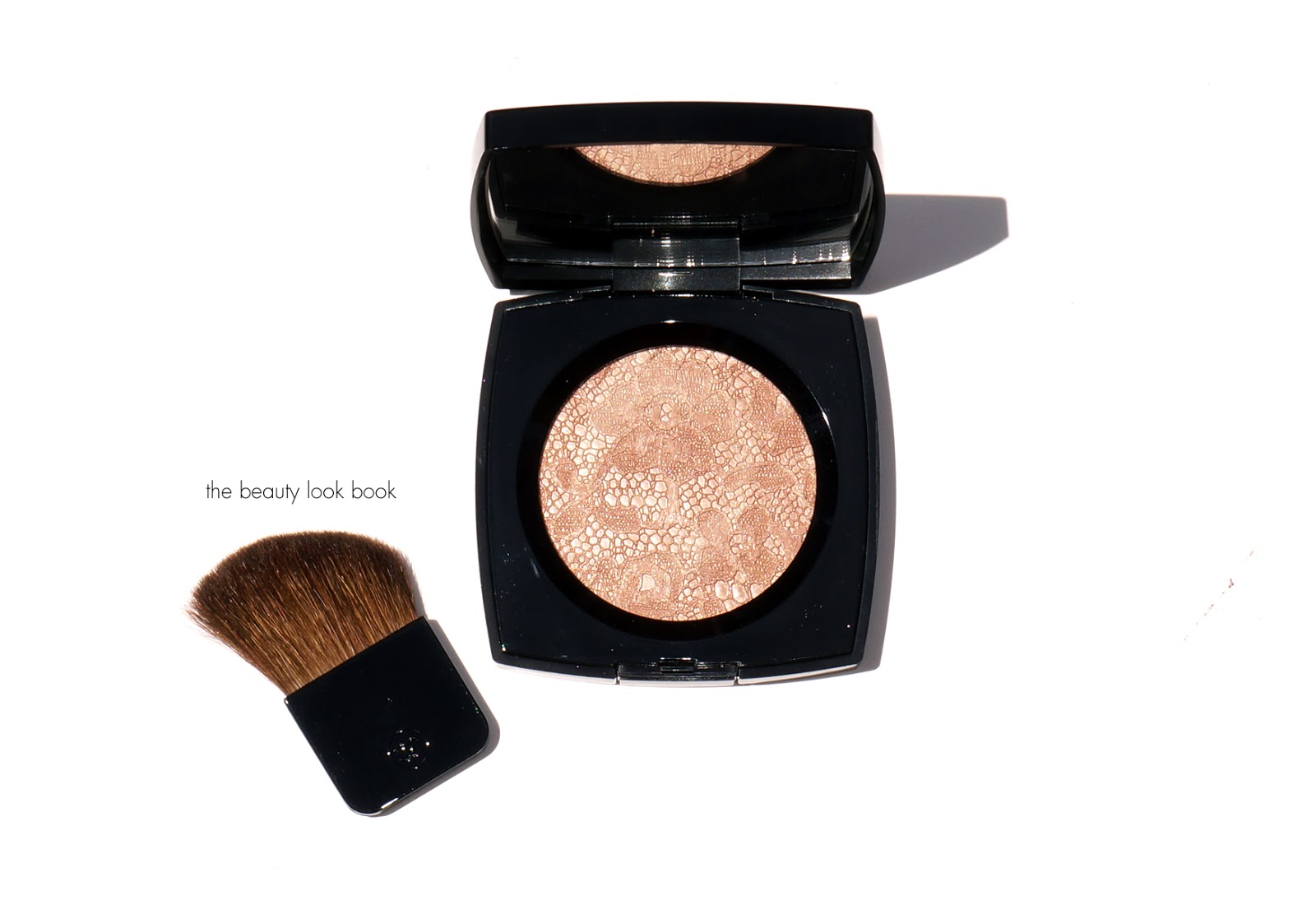 Beauty Makeup Etc: Chanel Dentelle Precieuse Illuminating Powder