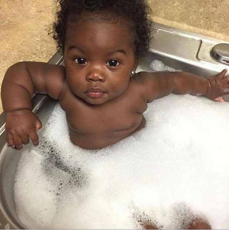 Do People Still Bathe Babies In The Kitchen Sink