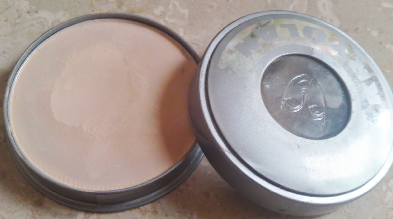 Add Kryolan's Dry Cake In Your Make-up Routine And Look Put Together All Day Long