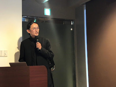 幼少期の写真をクリエイティブに再構築した13家族