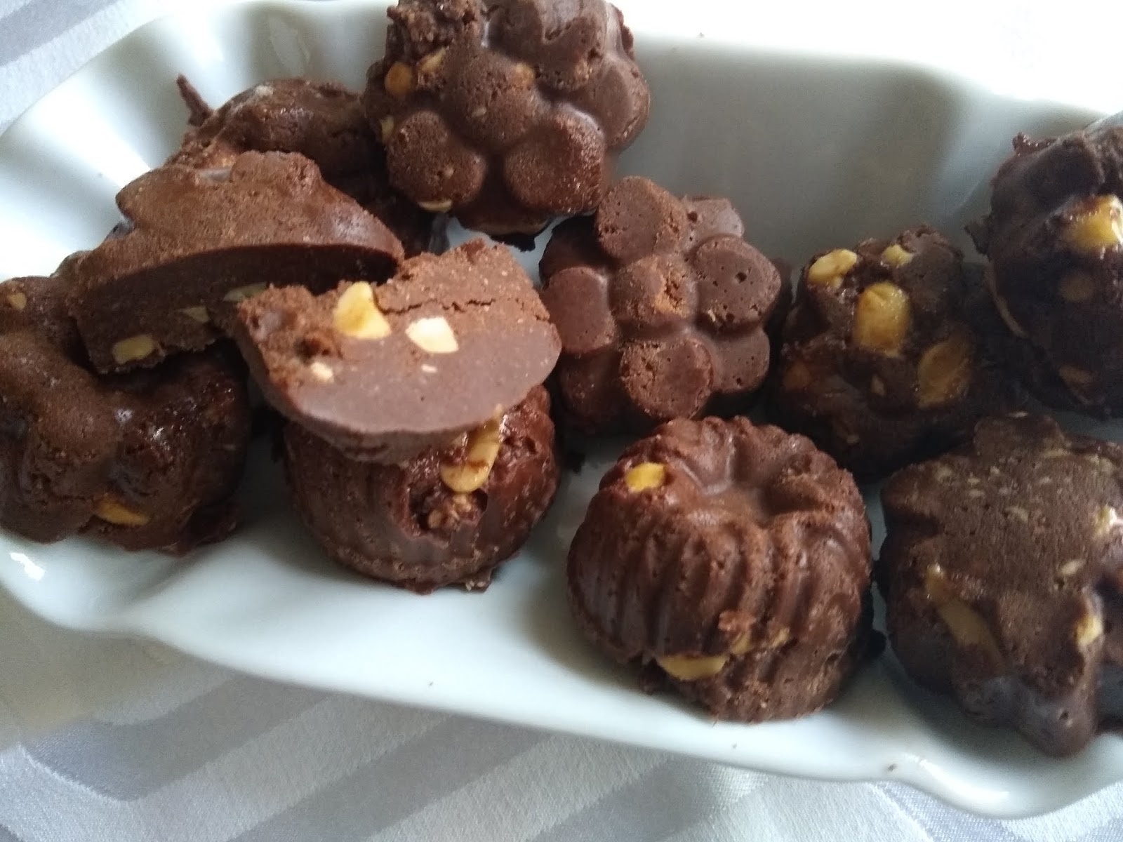 Prata da Casa Fudge saudável de chocolate e amendoim