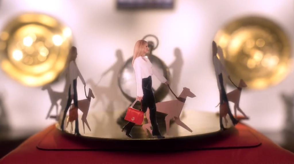 modella pubblicita trussardi borse lovy bag bionda testimonial spot 2016