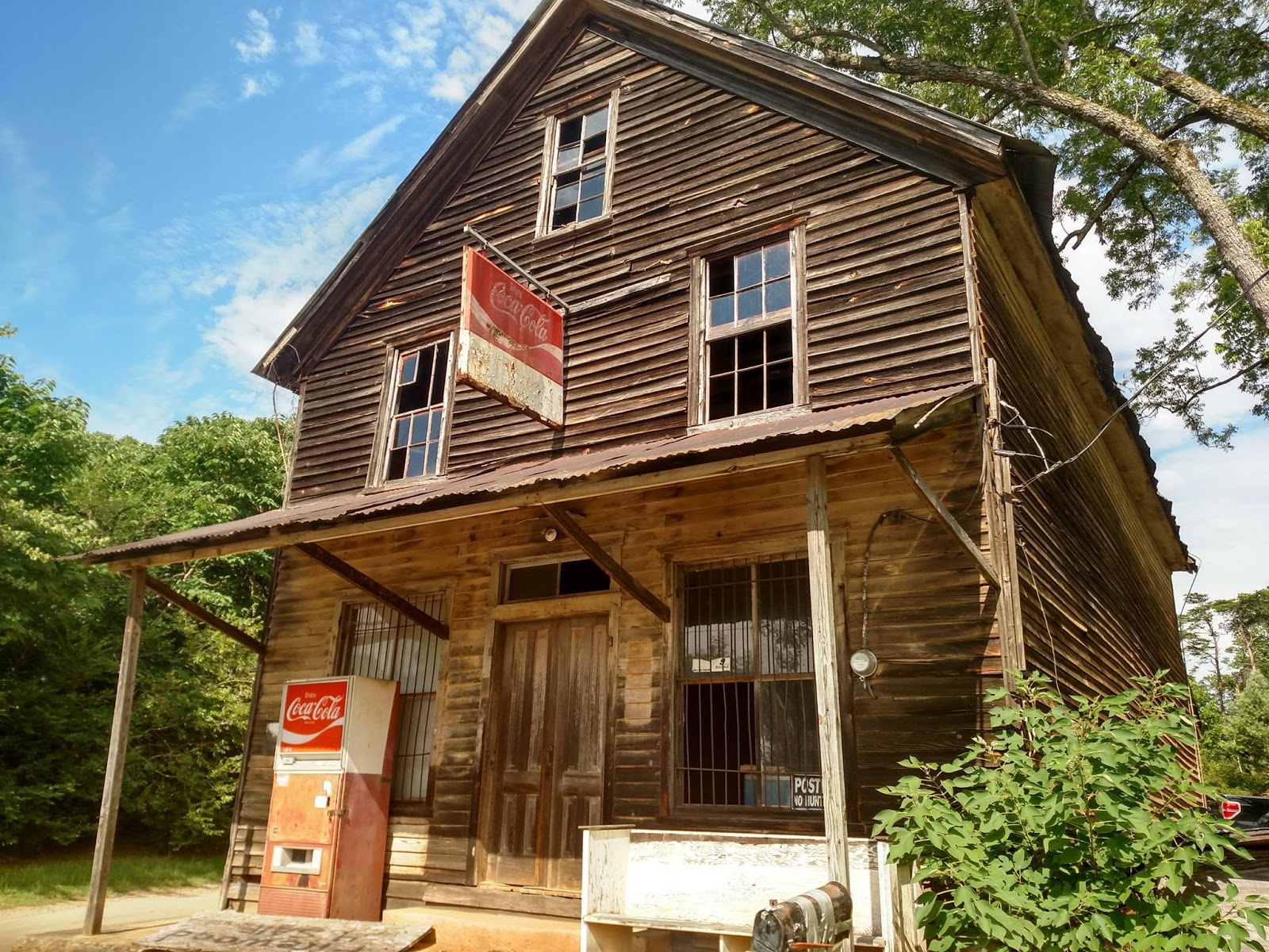 Woody's General Store in Auraria