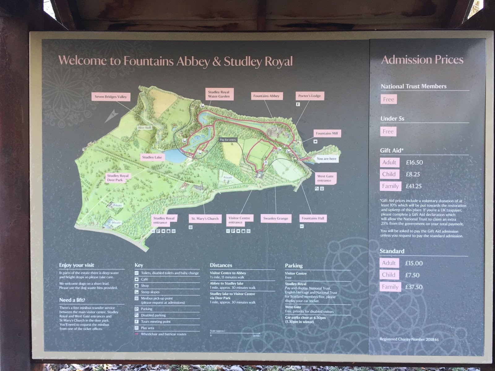 英国を歩く Around Fountains Abbey
