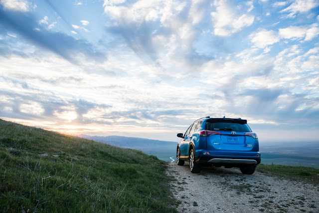 2018 Toyota RAV4 Hybrid SE AWD rear view Rear view of 2018 Toyota RAV4 Hybrid SE