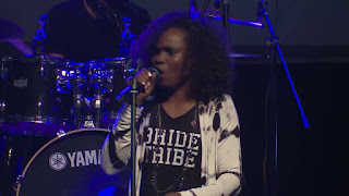 victoria orenze praise and worship leader