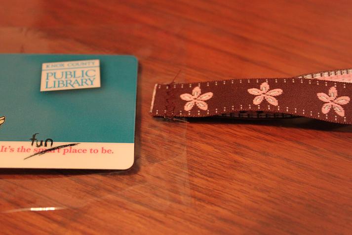 Wee Warrens: Library Card Holder Tutorial