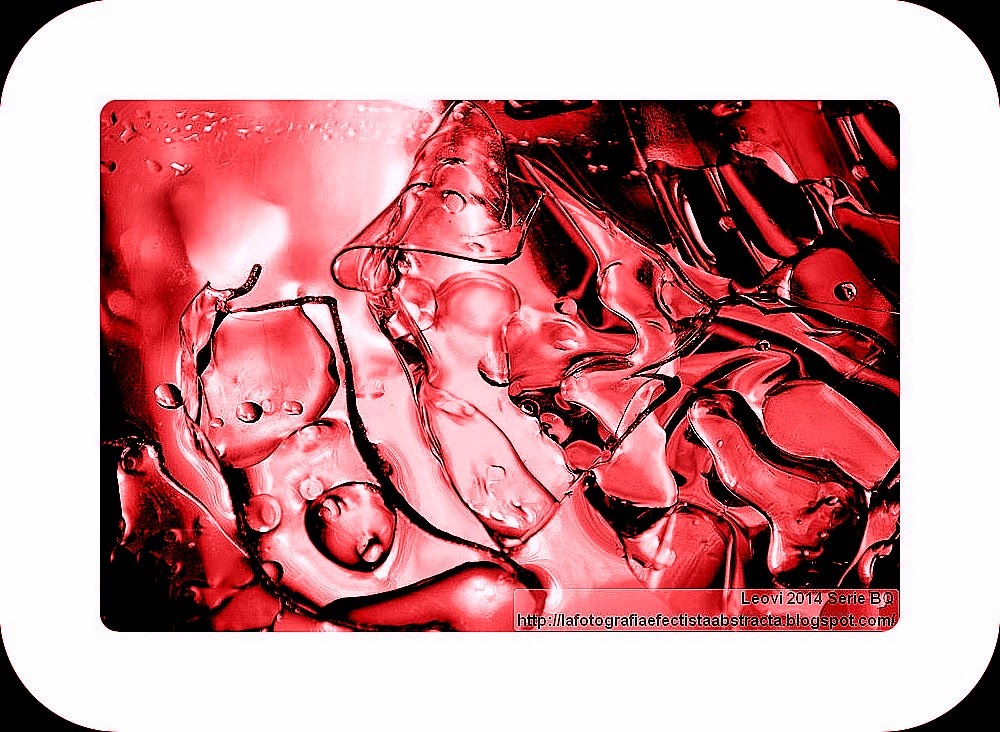 Foto Abstracta 3062 Mujeres alumbradas por el equilibrio faraónico - Women illuminated by Pharaonic equilibrium Foto Abstracta 3062 Mujeres alumbradas por el equilibrio faraónico - Women illuminated by Pharaonic equilibrium