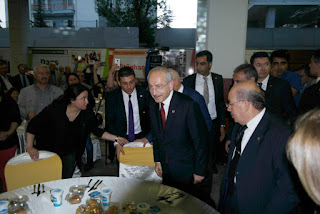 Yenimahalle Belediyesinin İftar Yemeğine Kemal Kılıçtaroğlu da Katıldı