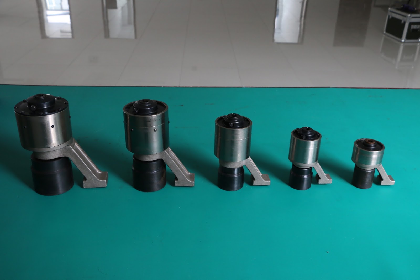 calibration of torque wrenches,torque wrench calibration equipment