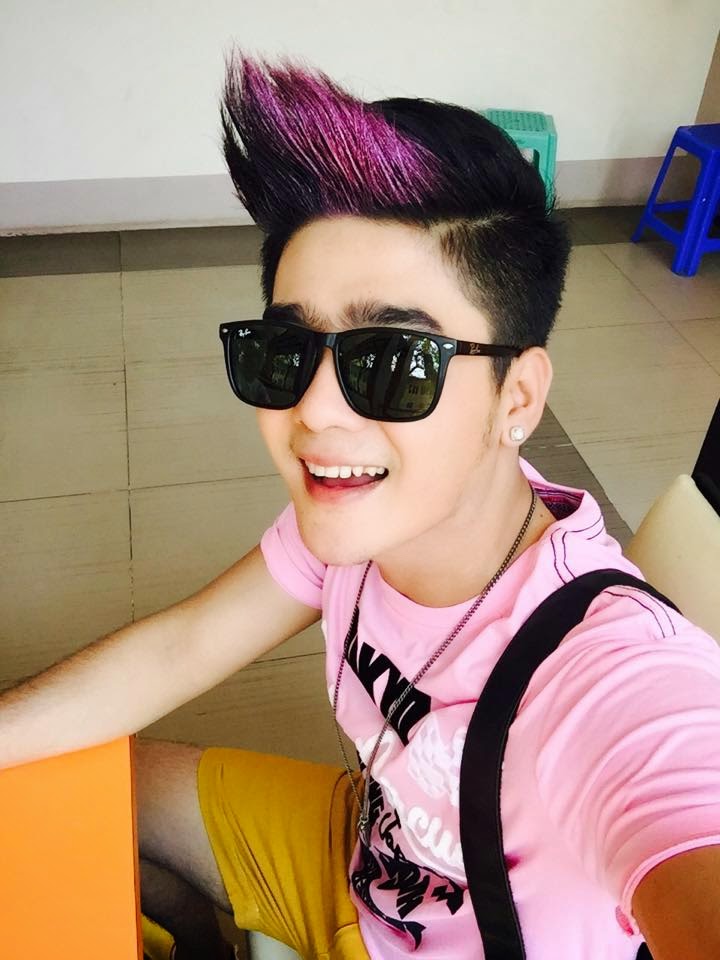 M y a n m a r H u n k s Zay Ye Htet Selfie