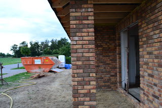 Tönjes und Meichsner Bungalow: Pfeiler für den Eingang