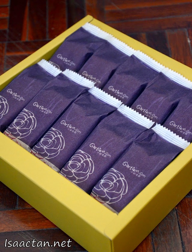 Ten Gartien Pineapple Cakes all neatly arranged into the box