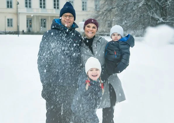 Crown Princess Victoria, Prince Daniel and their children Princess Estelle and Prince Oscar 2017 Christmas video
