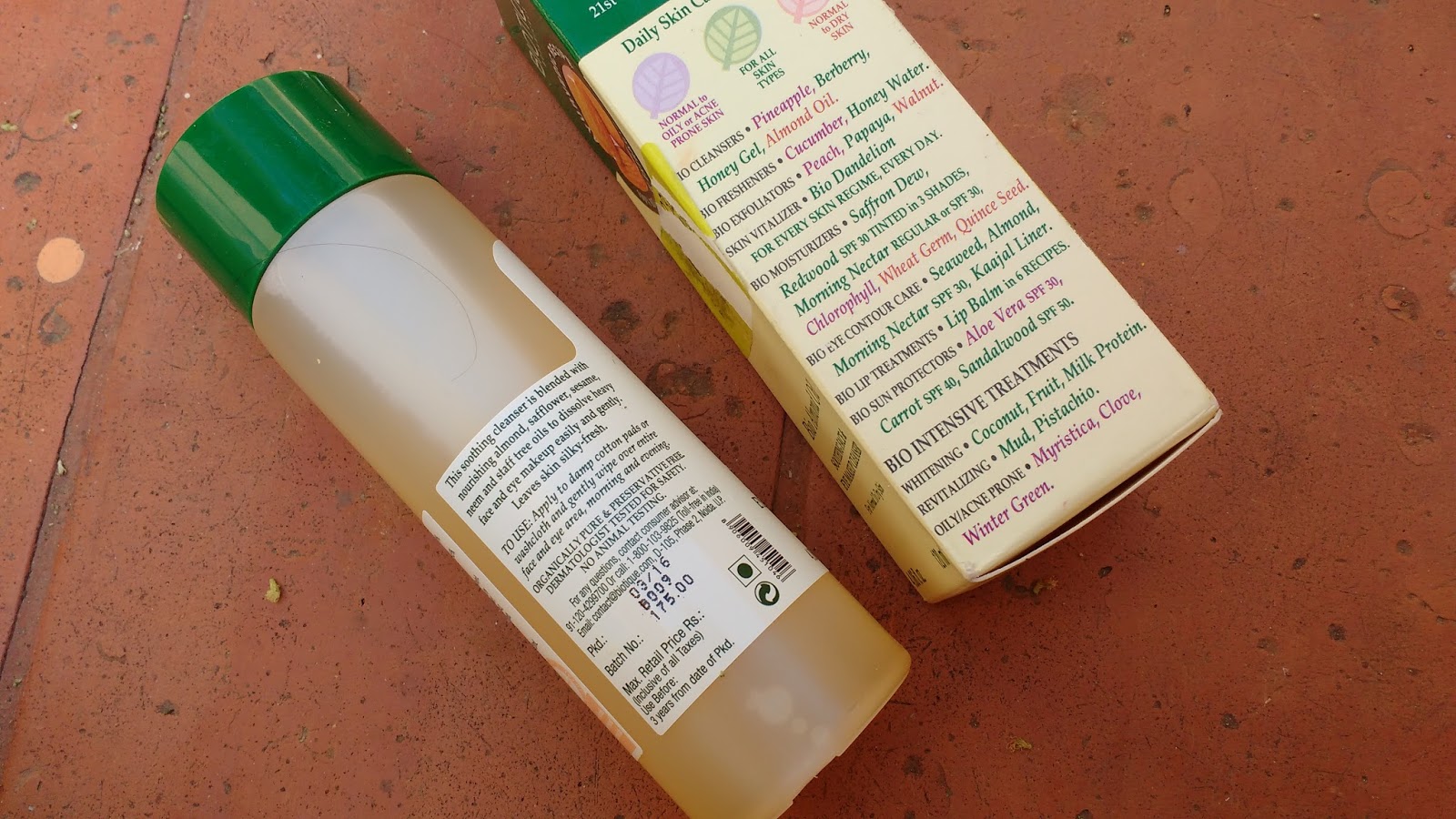Biotique Bio Almond Oil Soothing Face and Eye Makeup Cleanser Review