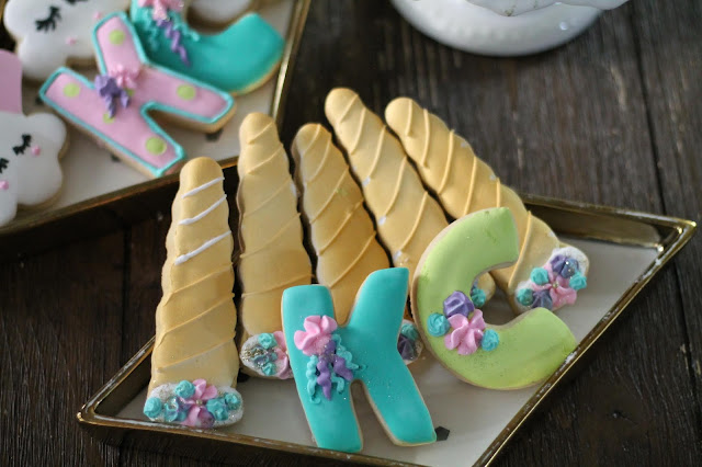 unicornpartydecor,Ideas to make unicorn theme cookies,unicorcakes,Unicorn cookies,unicorn birthday parties ideas,unicorinvitations,paperlesspost,unicorn cards,the cookie couture channel,birthday,