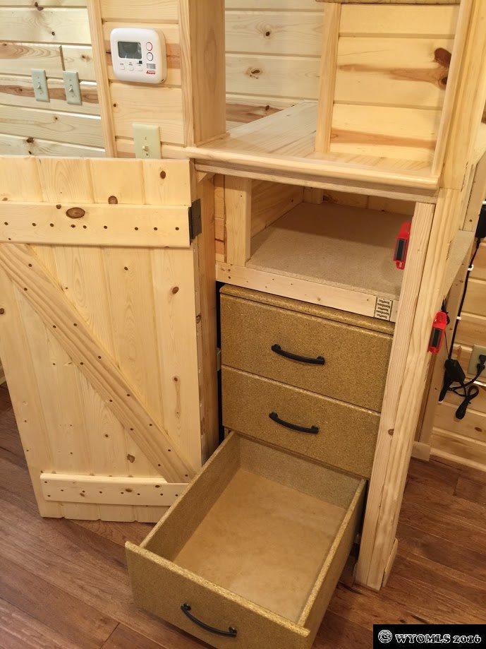 TINY HOUSE TOWN Casper Tiny House (208 Sq Ft)