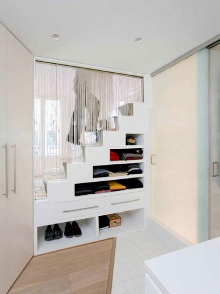 Living in DesignLand: ALMACENAJE BAJO ESCALERA