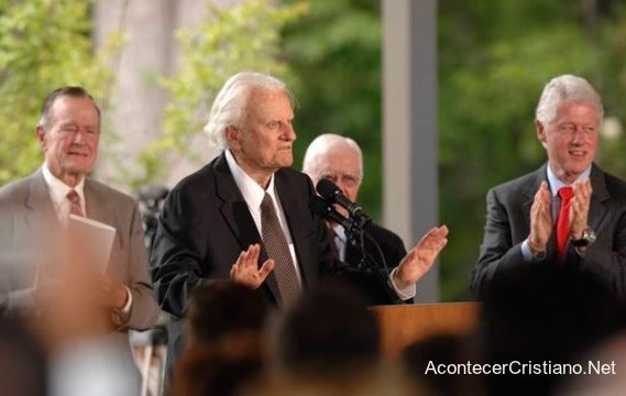 Expresidentes estadounidenses junto a Billy Graham