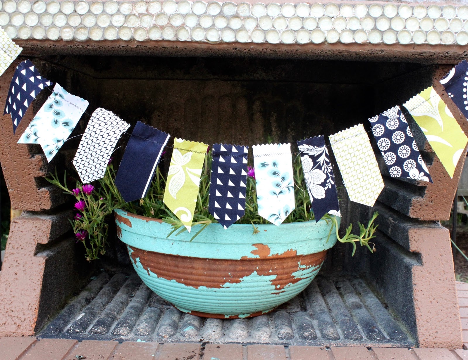 Crafty Texas Girls DIY Fabric Bunting Sweet Tea Challenge