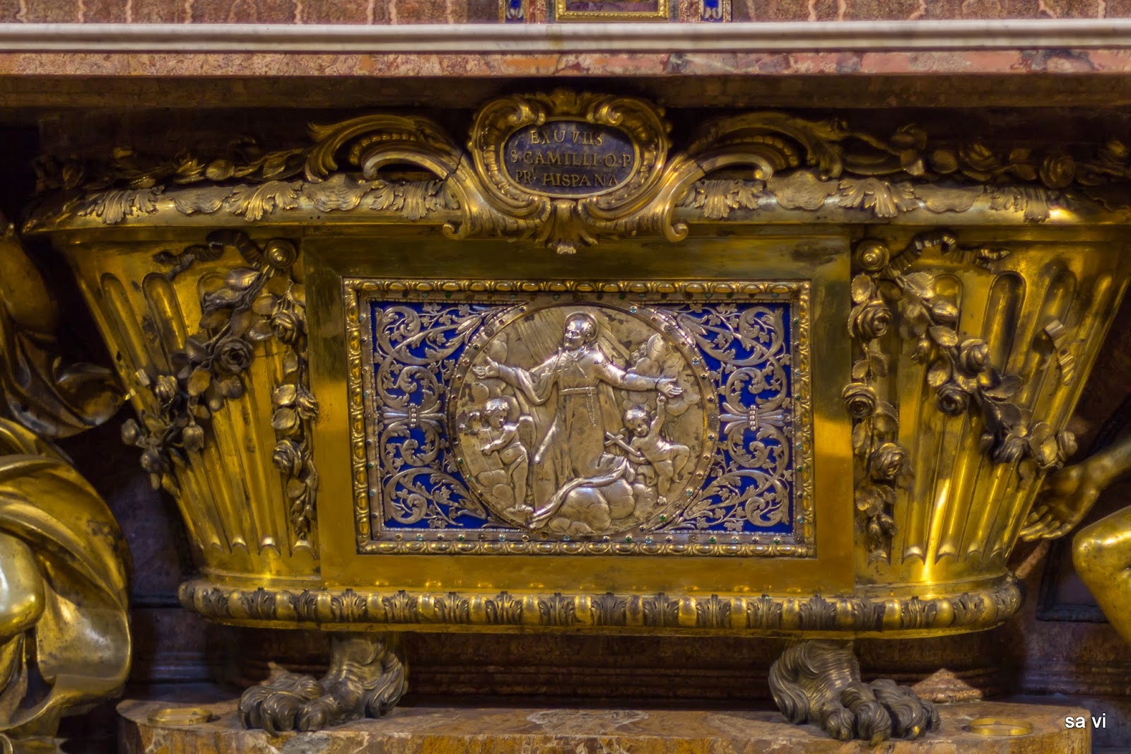 sacerdos viennensis Am Grab des hl. Kamillus von Lellis in Rom