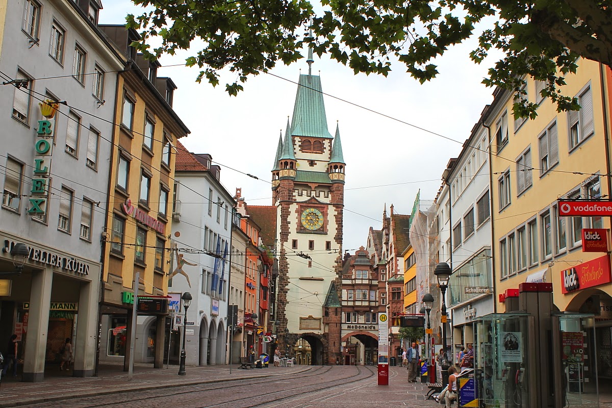 ドイツ フライブルク Freiburg の街並とベッヒレ