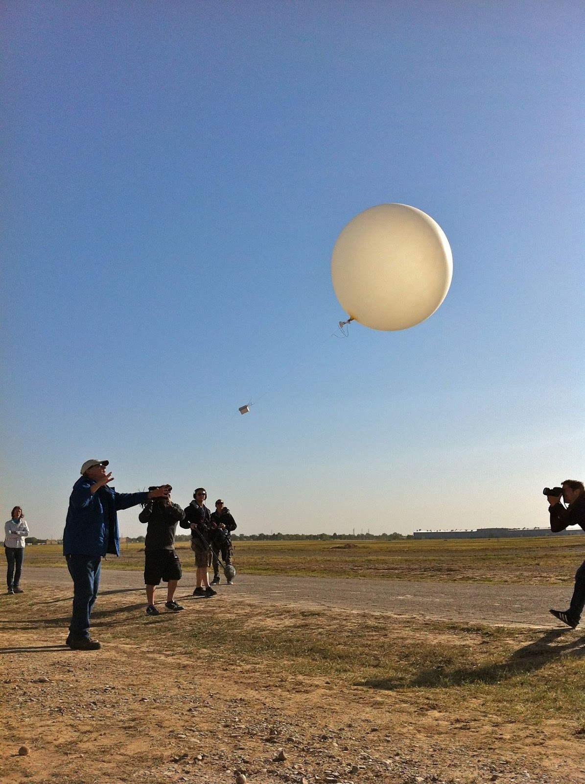 9W2DYA STESEN RADIO AMATUR Weather Forecasting Tools The radiosonde