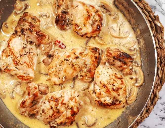 Keto Chicken Tighs with Mushrooms Sauce #keto #healthy