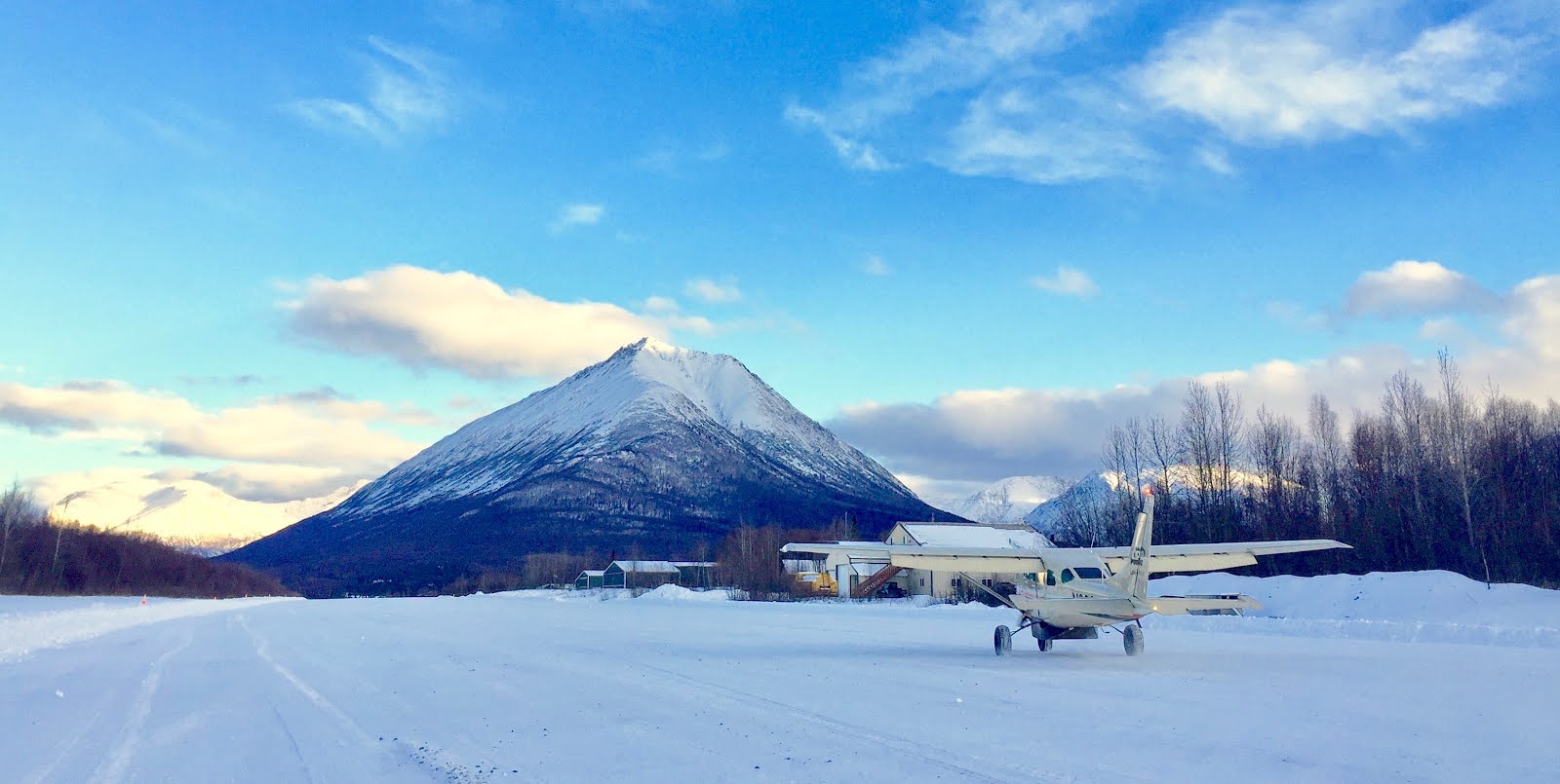 LAKE AND PEN AIR Unlocking Alaska If you live in Port Alsworth...