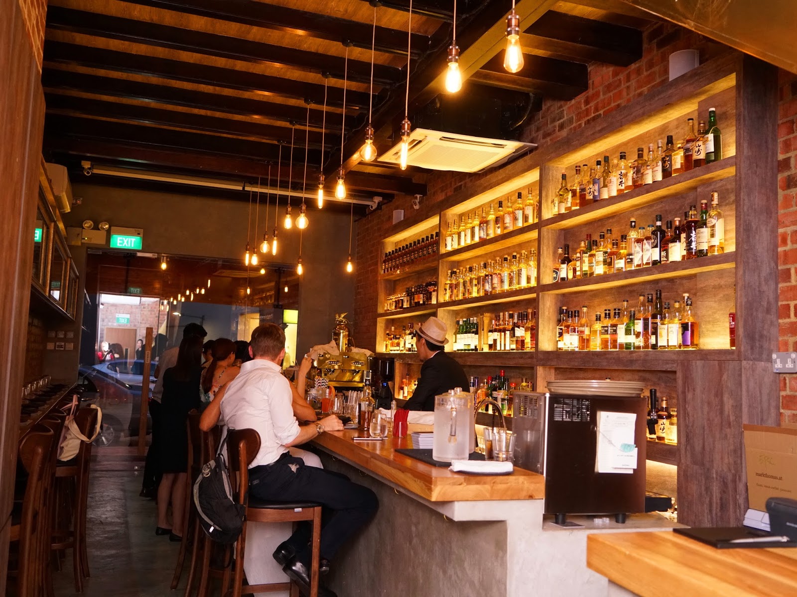 PinkyPiggu The Wall Tanjong Pagar A Bar Specializing In Whisky