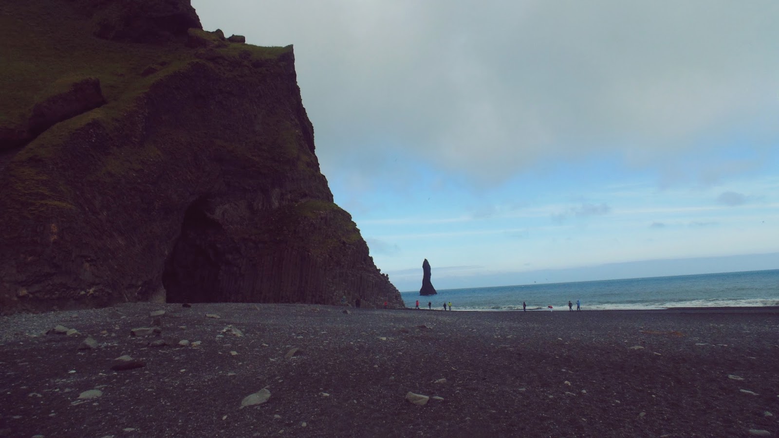 Reynisfjara, czarna plaża, islandzka plaża, Islandia