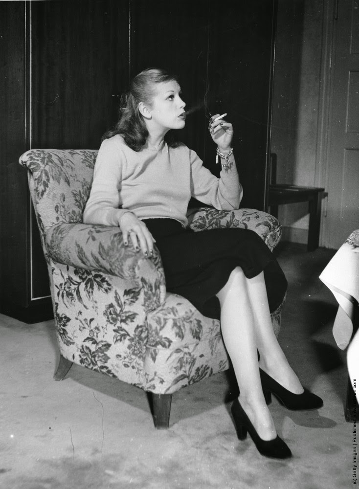 Old Photos Of Women Smoking Cigarettes From The 1930s Vi