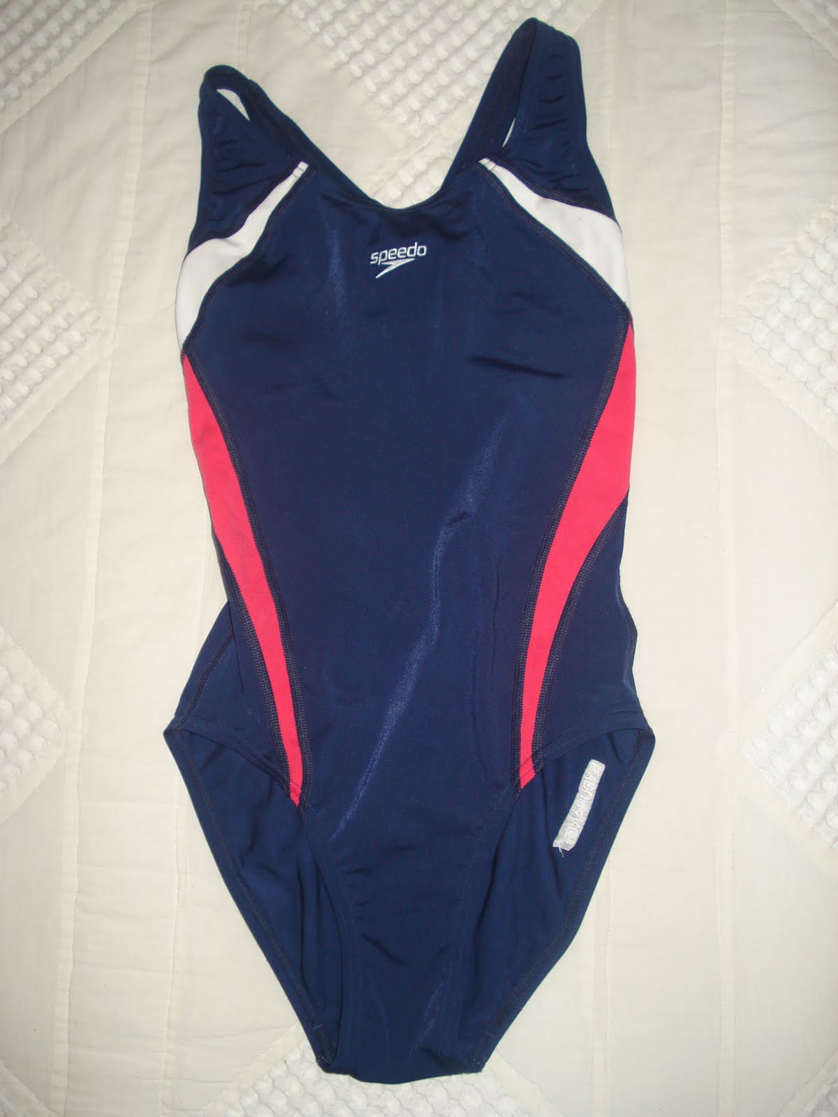 swimming-waves-swimming-costumes